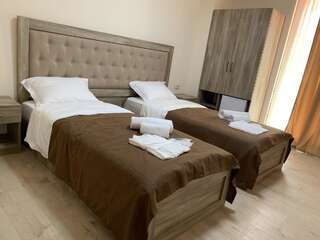 Отель Gala Boutique Hotel Кутаиси Стандартный двухместный номер с 1 кроватью или 2 отдельными кроватями-3